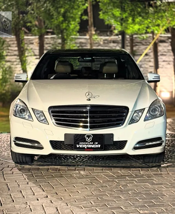 Mercedes Benz E Class 2011 for Sale in Lahore Image-1