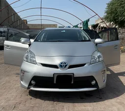 Toyota Prius S LED Edition 1.8 2013 for Sale