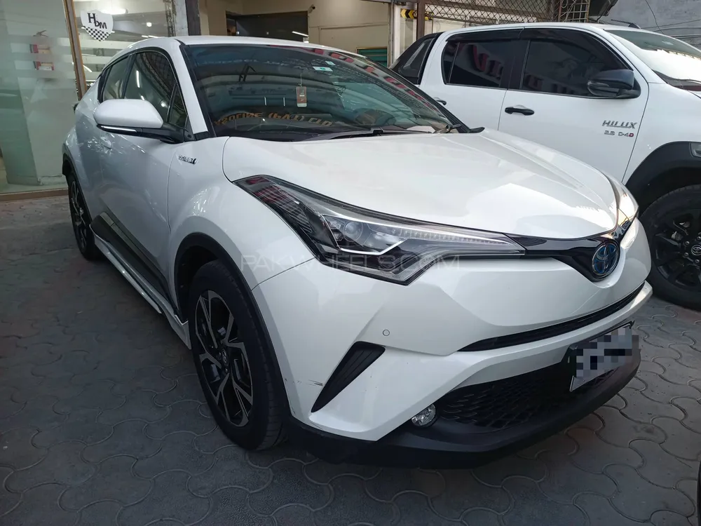 Toyota C-HR 2017 for Sale in Islamabad Image-1