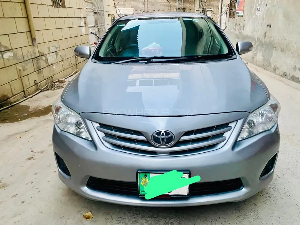 Toyota Corolla 2013 for Sale in Lahore Image-1