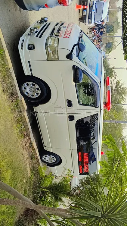 Toyota Hiace 2017 for Sale in Islamabad Image-1