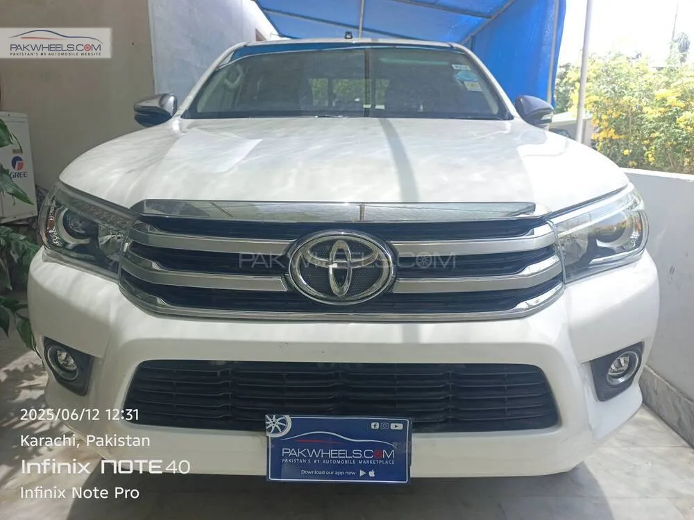 Toyota Hilux 2021 for Sale in Karachi Image-1