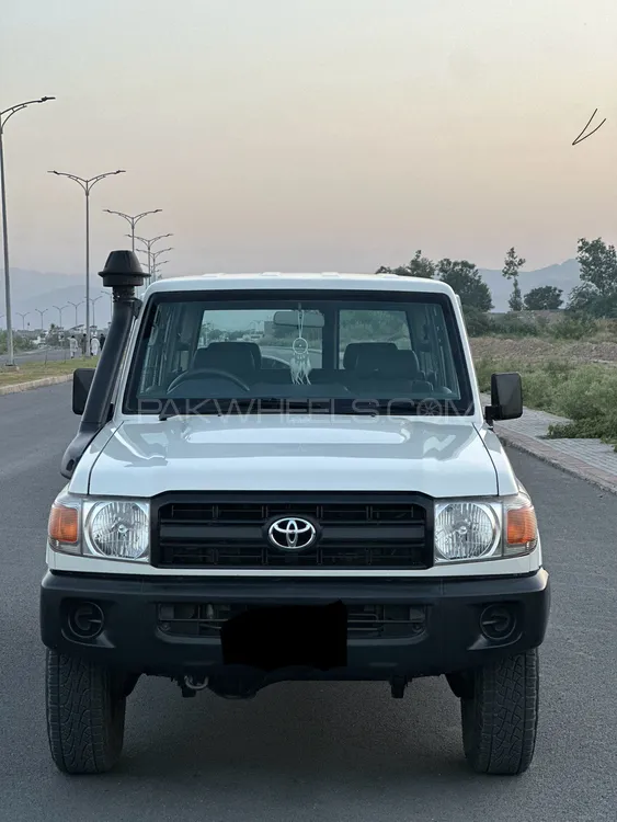 Toyota Land Cruiser 2012 for Sale in Peshawar Image-1