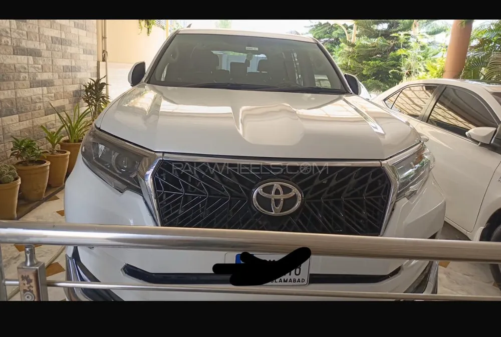 Toyota Prado 2010 for Sale in Peshawar Image-1