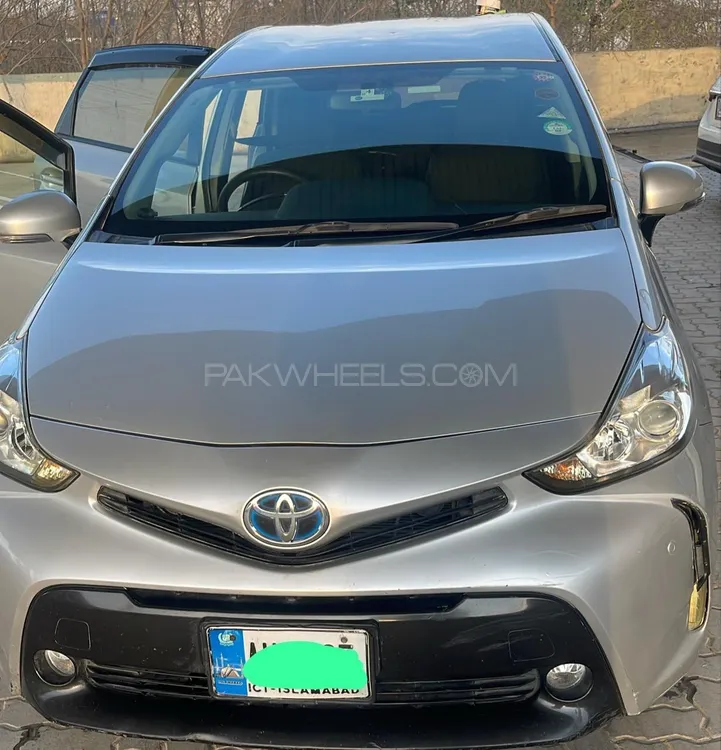 Toyota Prius Alpha 2017 for Sale in Islamabad Image-1