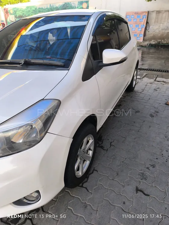 Toyota Vitz 2012 for Sale in Peshawar Image-1