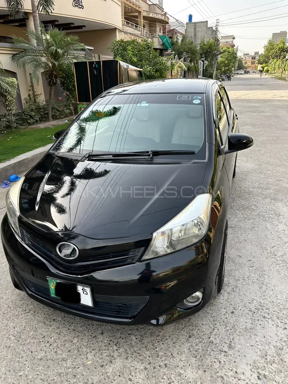 Toyota Vitz 2012 for Sale in Lahore Image-1