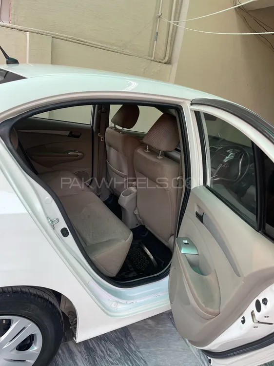 Honda City 2017 for Sale in Lahore Image-1