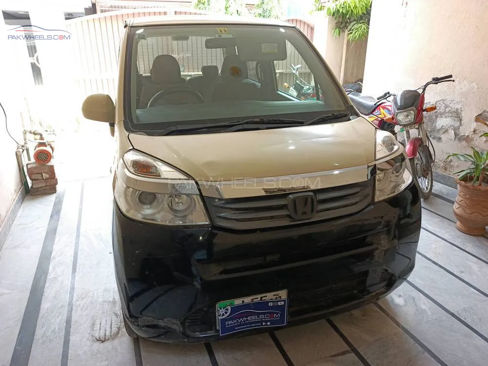 Honda Life 2013 for Sale in Lahore Image-1