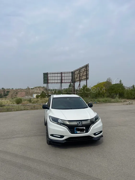 Honda Vezel 2017 for Sale in Islamabad Image-1