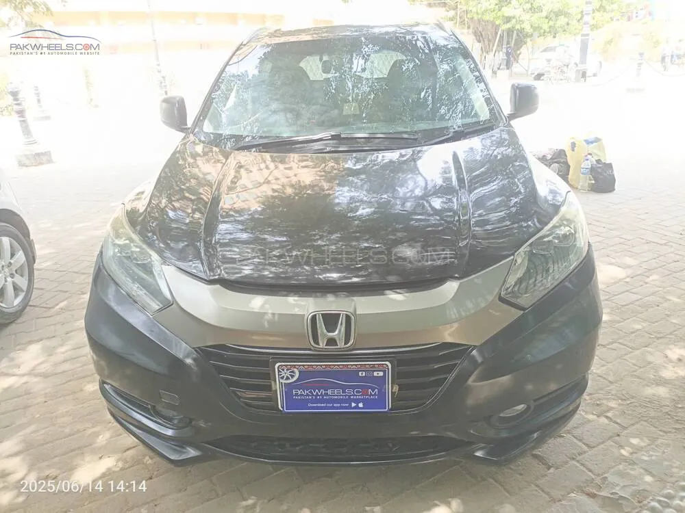 Honda Vezel 2014 for Sale in Karachi Image-1