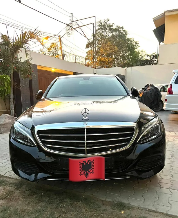 Mercedes Benz C Class 2016 for Sale in Karachi Image-1