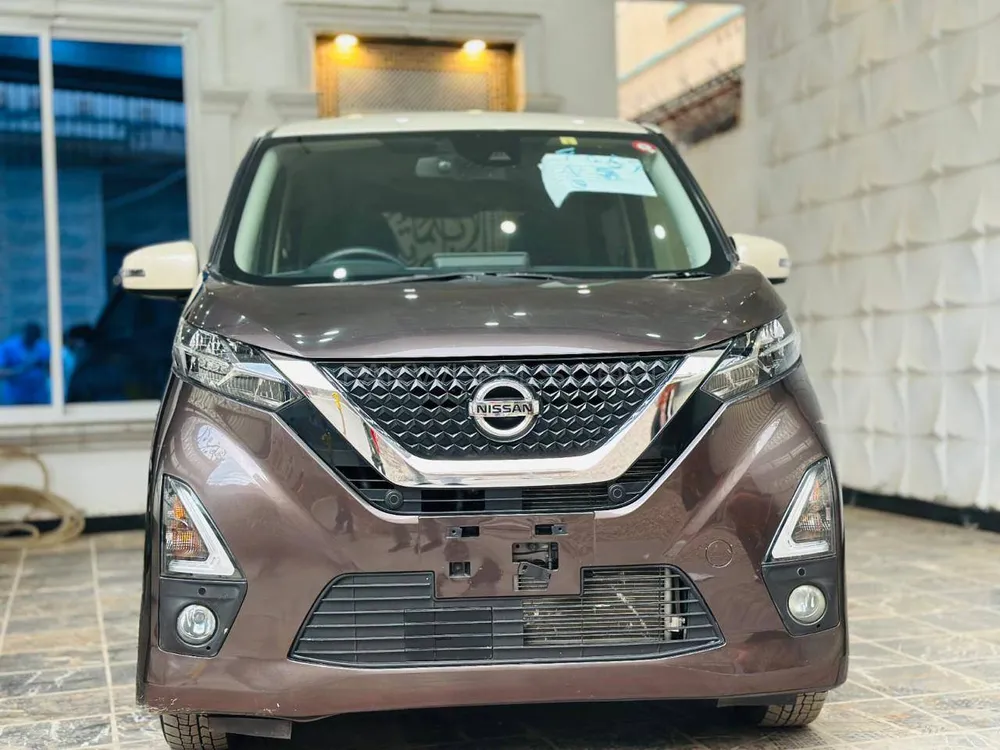 نسان ڈیز 2023 for Sale in فیصل آباد Image-1