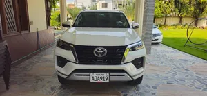 Toyota Fortuner 2.7 V 2022 for Sale
