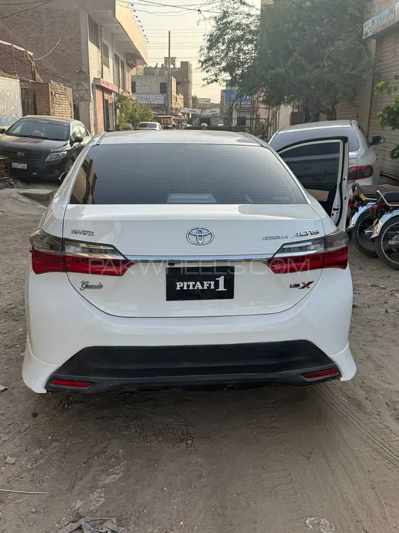 Toyota Corolla 2020 for Sale in Dera Ghazi Khan Image-1