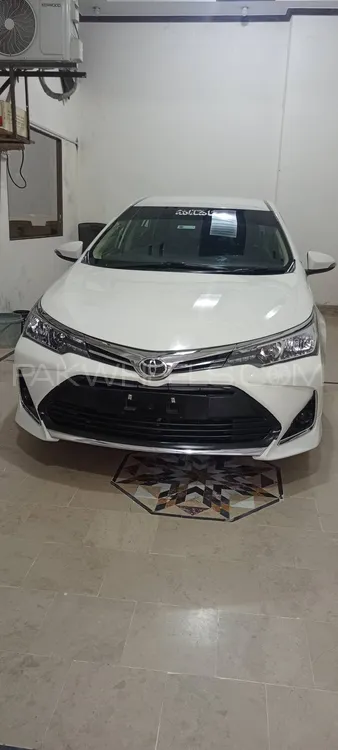 Toyota Corolla 2018 for Sale in Larkana Image-1
