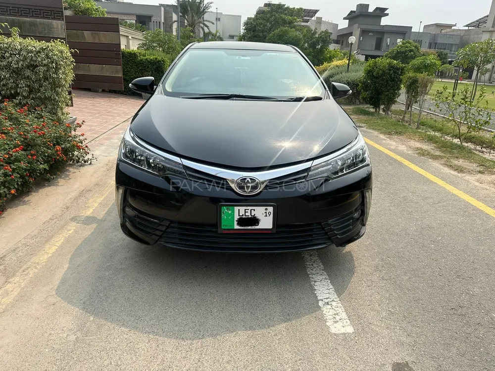 Toyota Corolla 2019 for Sale in Faisalabad Image-1