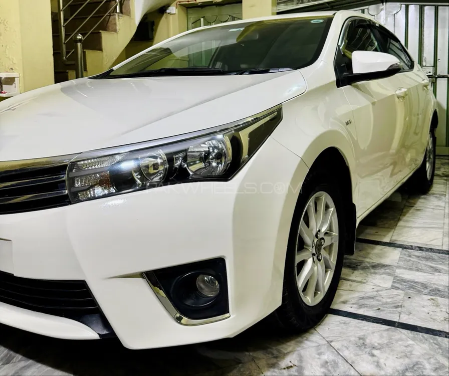 Toyota Corolla 2017 for Sale in Lahore Image-1