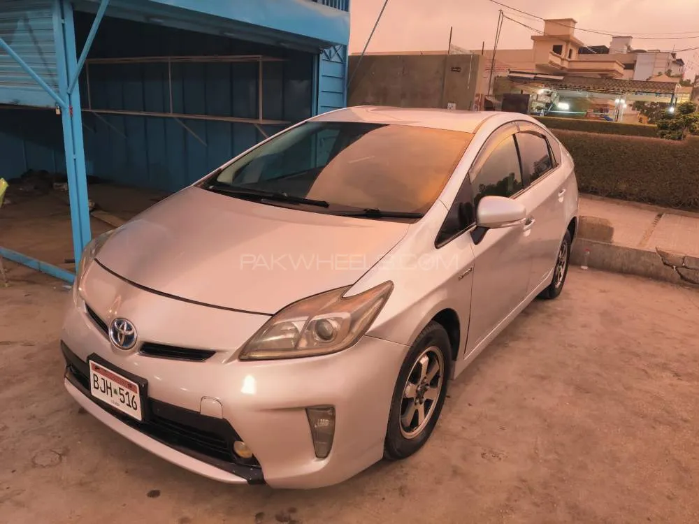 Toyota Prius 2013 for Sale in Karachi Image-1