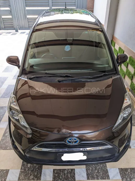 Toyota Sienta 2015 for Sale in Lahore Image-1