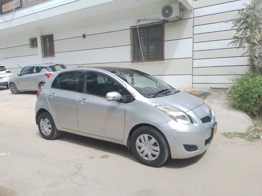 Toyota Vitz 2009 for Sale in Karachi Image-1