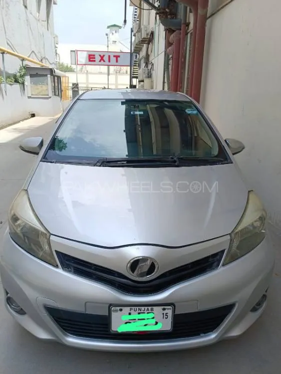 Toyota Vitz 2011 for Sale in Peshawar Image-1