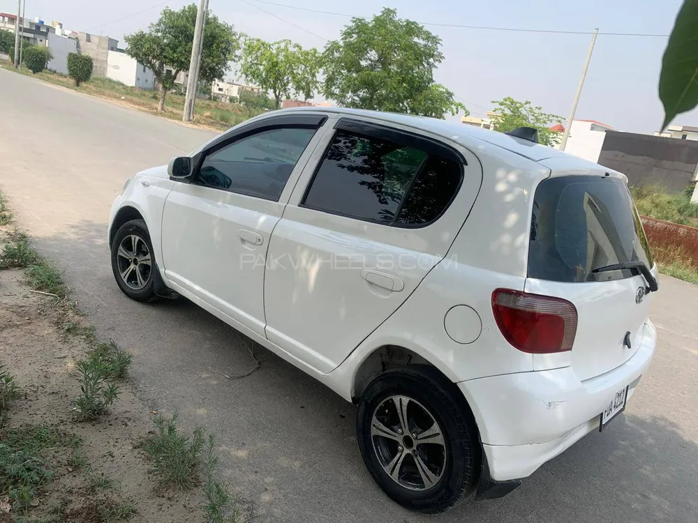 Toyota Vitz 1999 for Sale in Gujrat Image-1