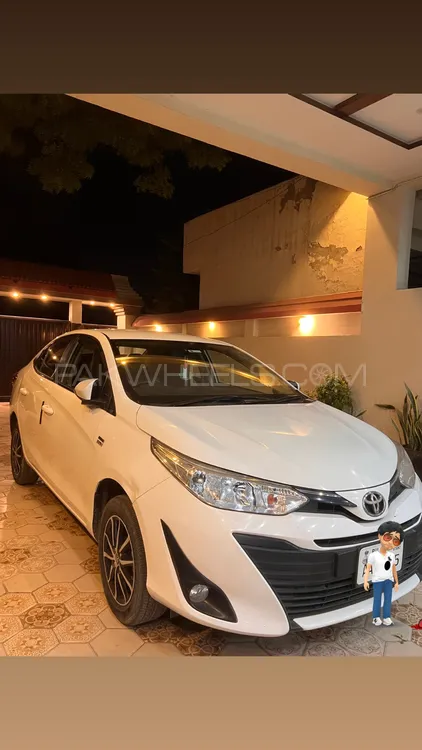 Toyota Yaris Sedan 2020 for Sale in Lahore Image-1