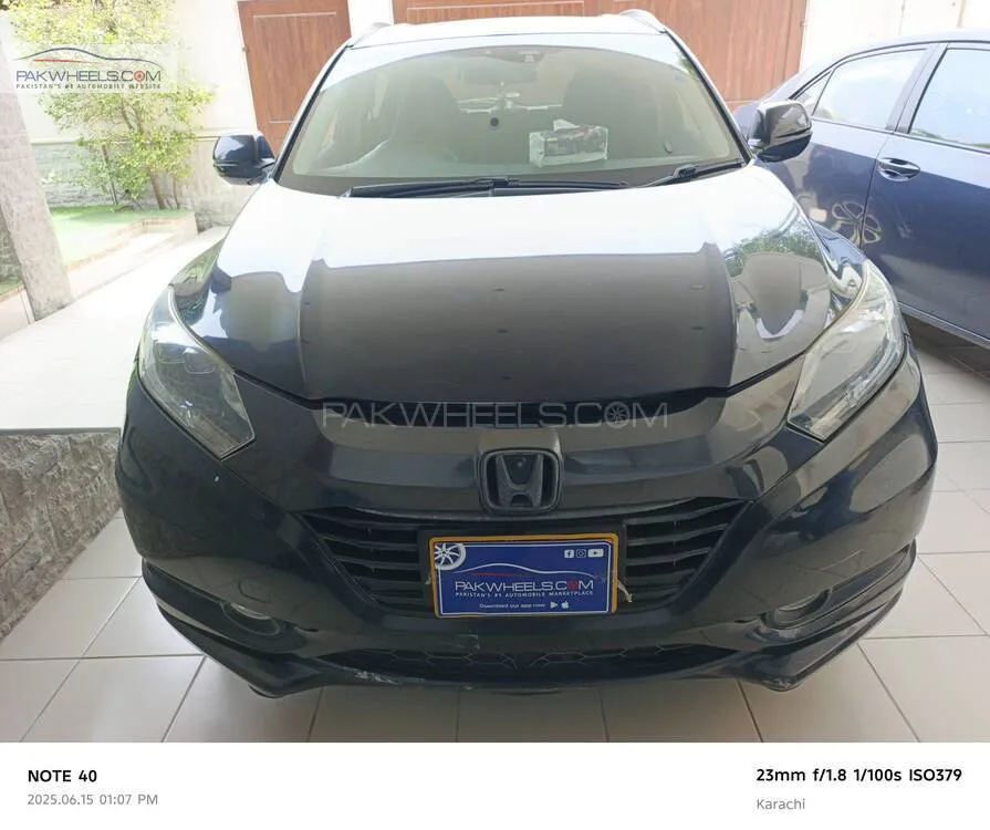 Honda Vezel 2015 for Sale in Karachi Image-1