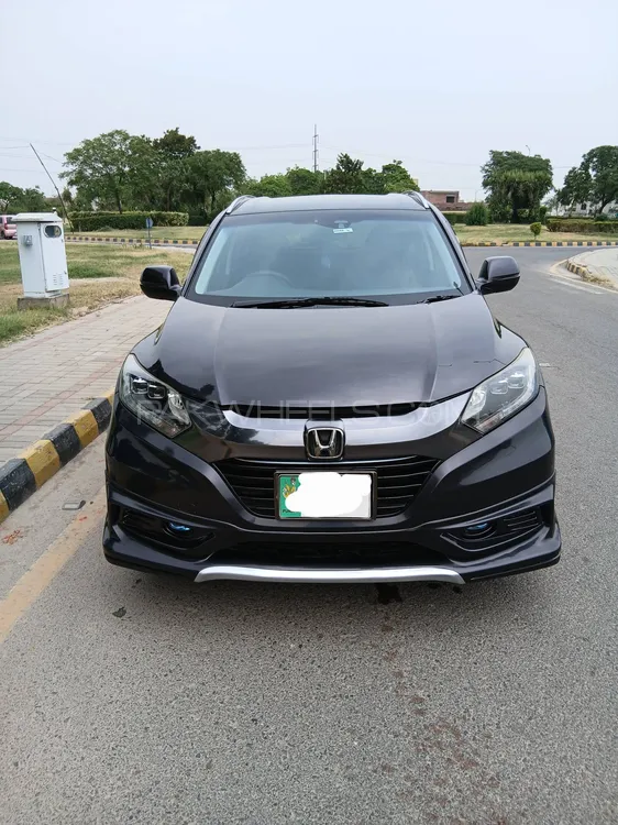 Honda Vezel 2014 for Sale in Lahore Image-1