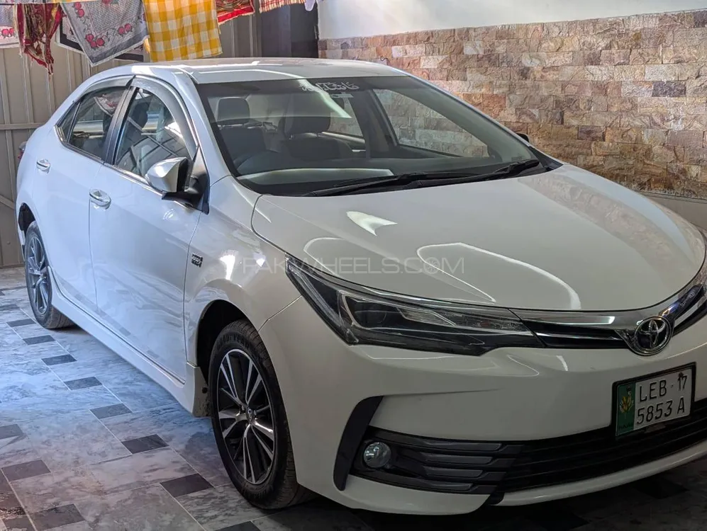 Toyota Corolla 2017 for Sale in Faisalabad Image-1