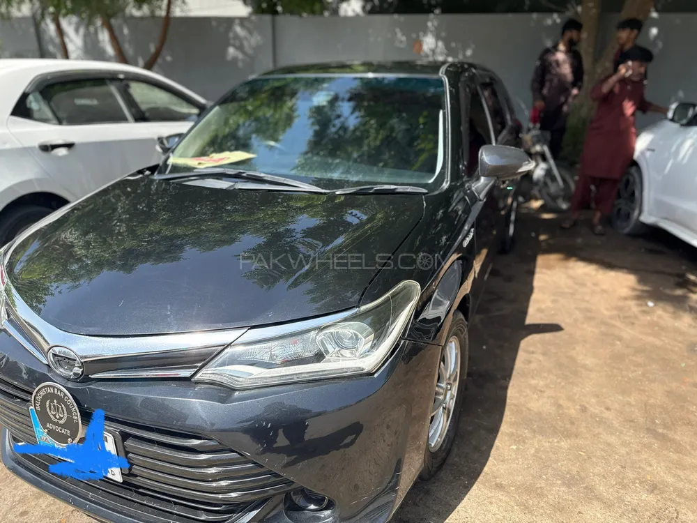 Toyota Corolla Axio 2016 for Sale in Quetta Image-1
