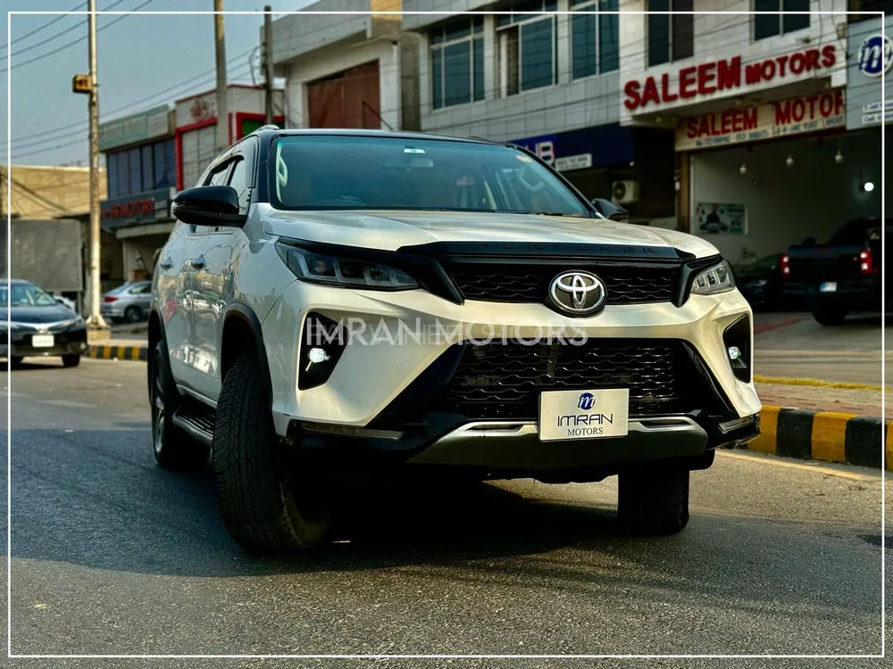 Toyota Fortuner 2018 for Sale in Lahore Image-1
