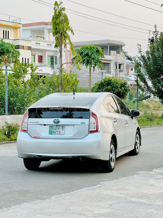 Toyota Prius 2012 for Sale in Sialkot Image-1