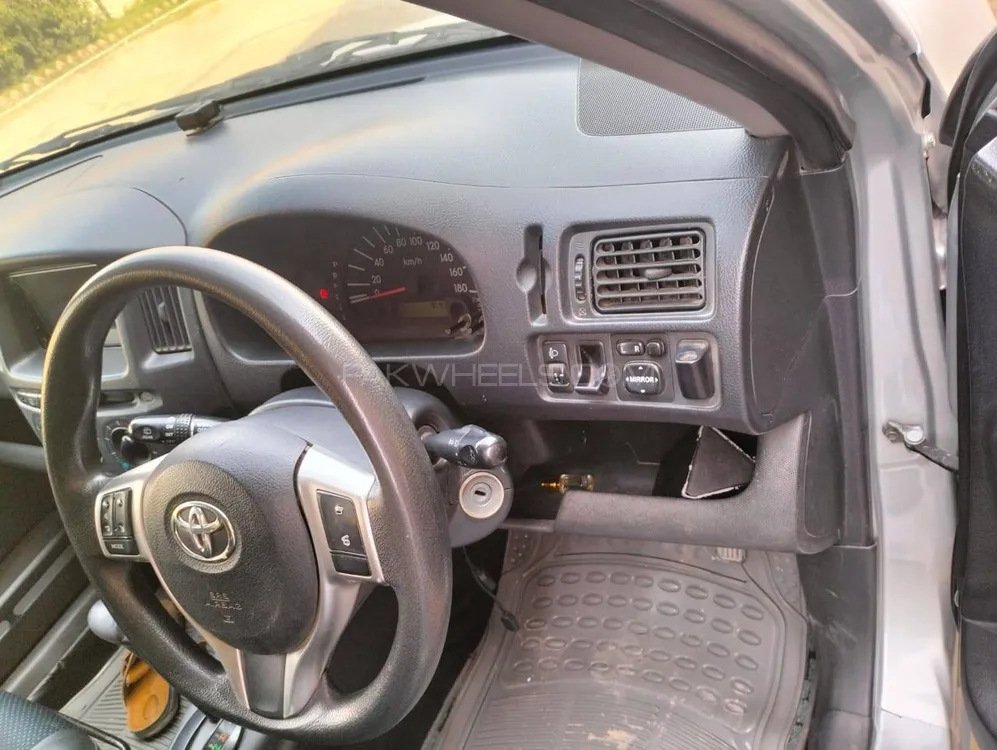 Toyota Succeed 2007 for Sale in Peshawar Image-1