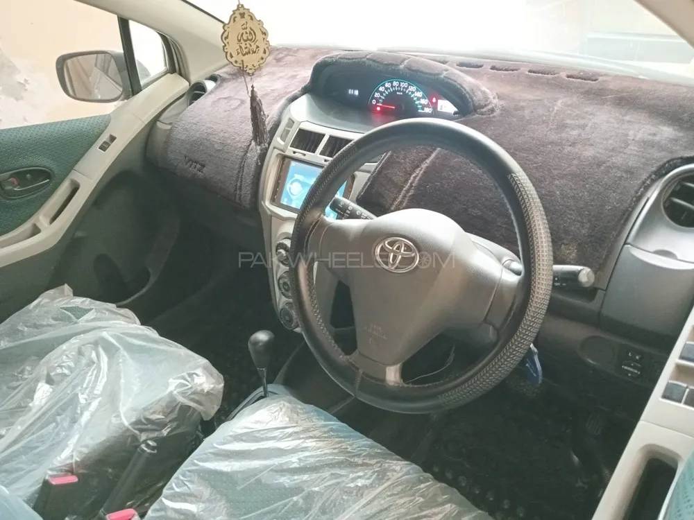 Toyota Vitz 2006 for Sale in Bannu Image-1