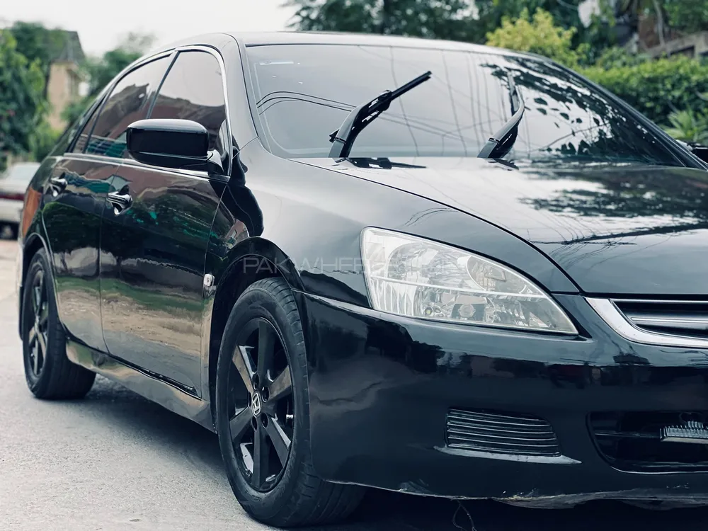 Honda Accord 2005 for Sale in Lahore Image-1