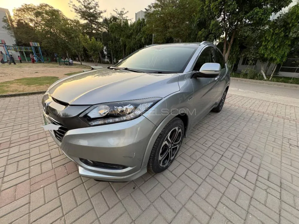 Honda Vezel 2015 for Sale in Islamabad Image-1