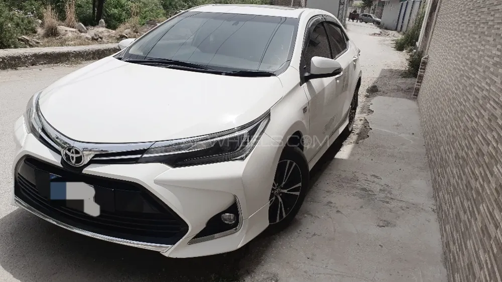 Toyota Corolla 2021 for Sale in Peshawar Image-1
