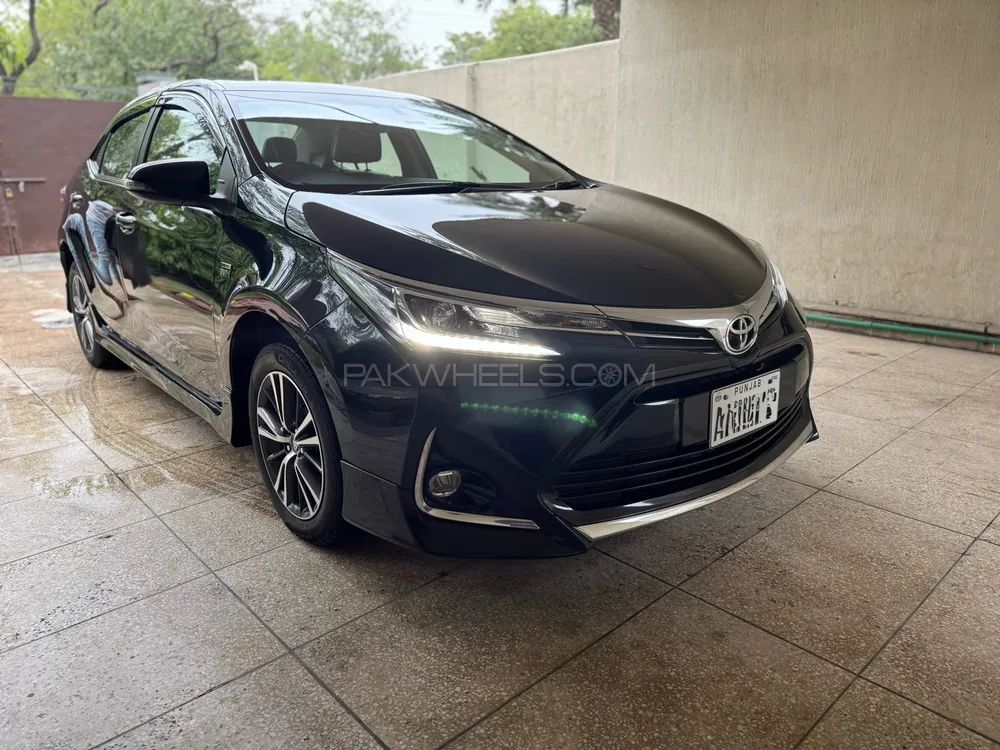 Toyota Corolla 2021 for Sale in Lahore Image-1