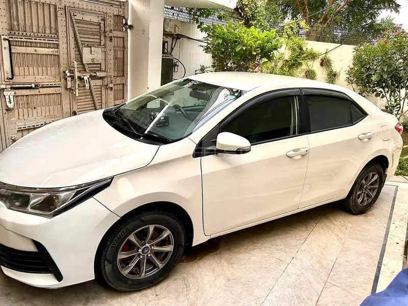 Toyota Corolla 2016 for Sale in Karachi Image-1