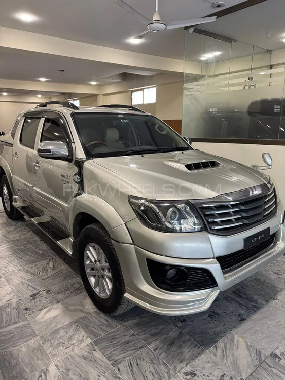 Toyota Hilux 2012 for Sale in Kharian Image-1