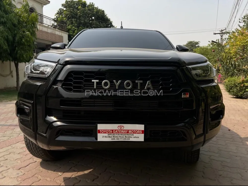 Toyota Hilux 2025 for Sale in Lahore Image-1
