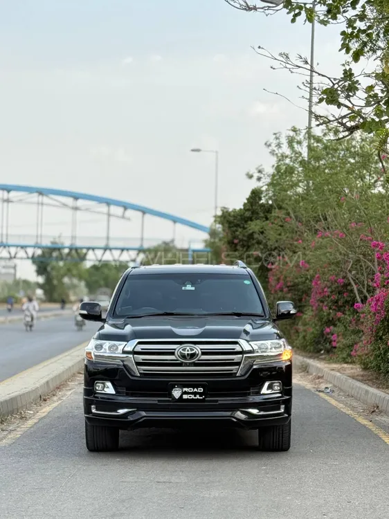 Toyota Land Cruiser 2017 for Sale in Lahore Image-1