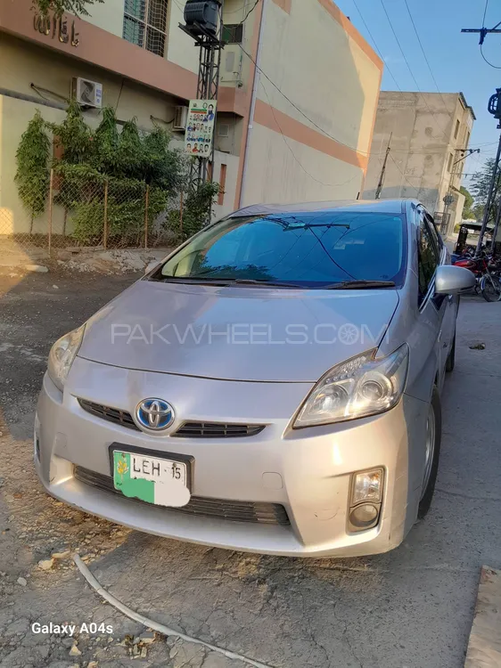 Toyota Prius 2015 for Sale in Lahore Image-1