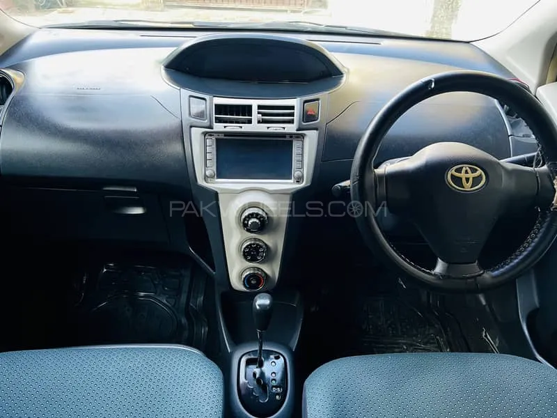 Toyota Vitz 2005 for Sale in Swabi Image-1