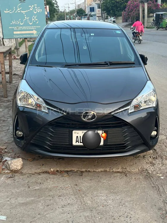 Toyota Vitz 2018 for Sale in Gujranwala Image-1