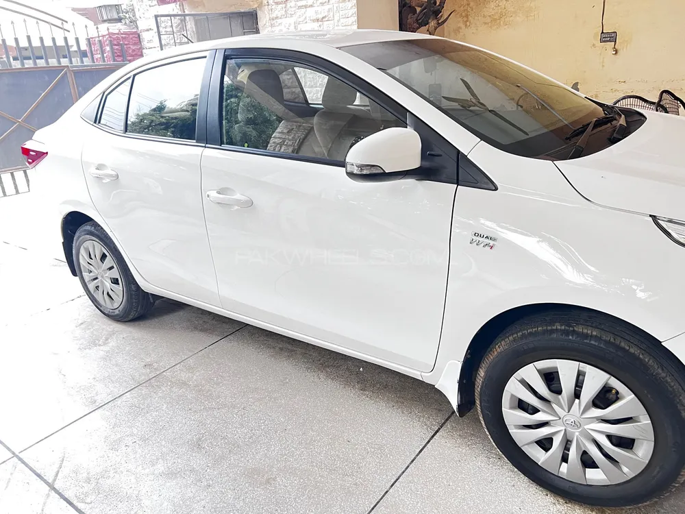 Toyota Yaris Sedan 2020 for Sale in Lahore Image-1
