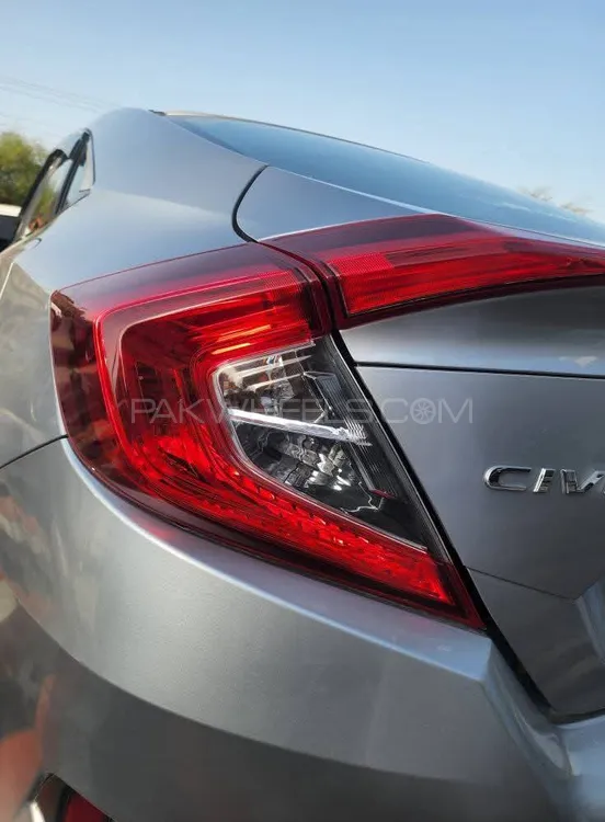 Honda Civic 2018 for Sale in Burewala Image-1