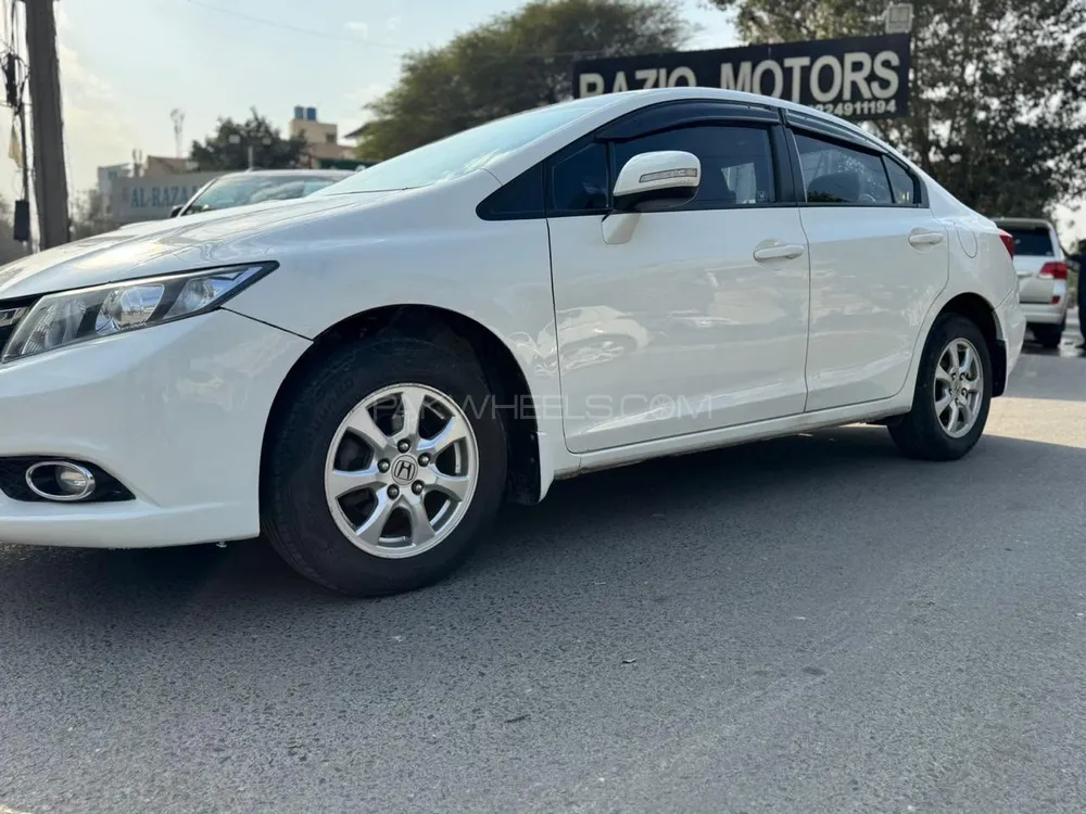 Honda Civic 2015 for Sale in Lahore Image-1
